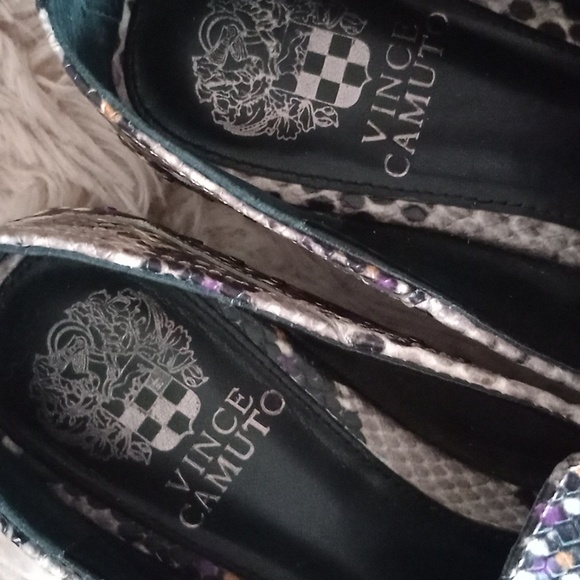 Vince Camuto Leather Slip-Ons - Picture 5 of 8